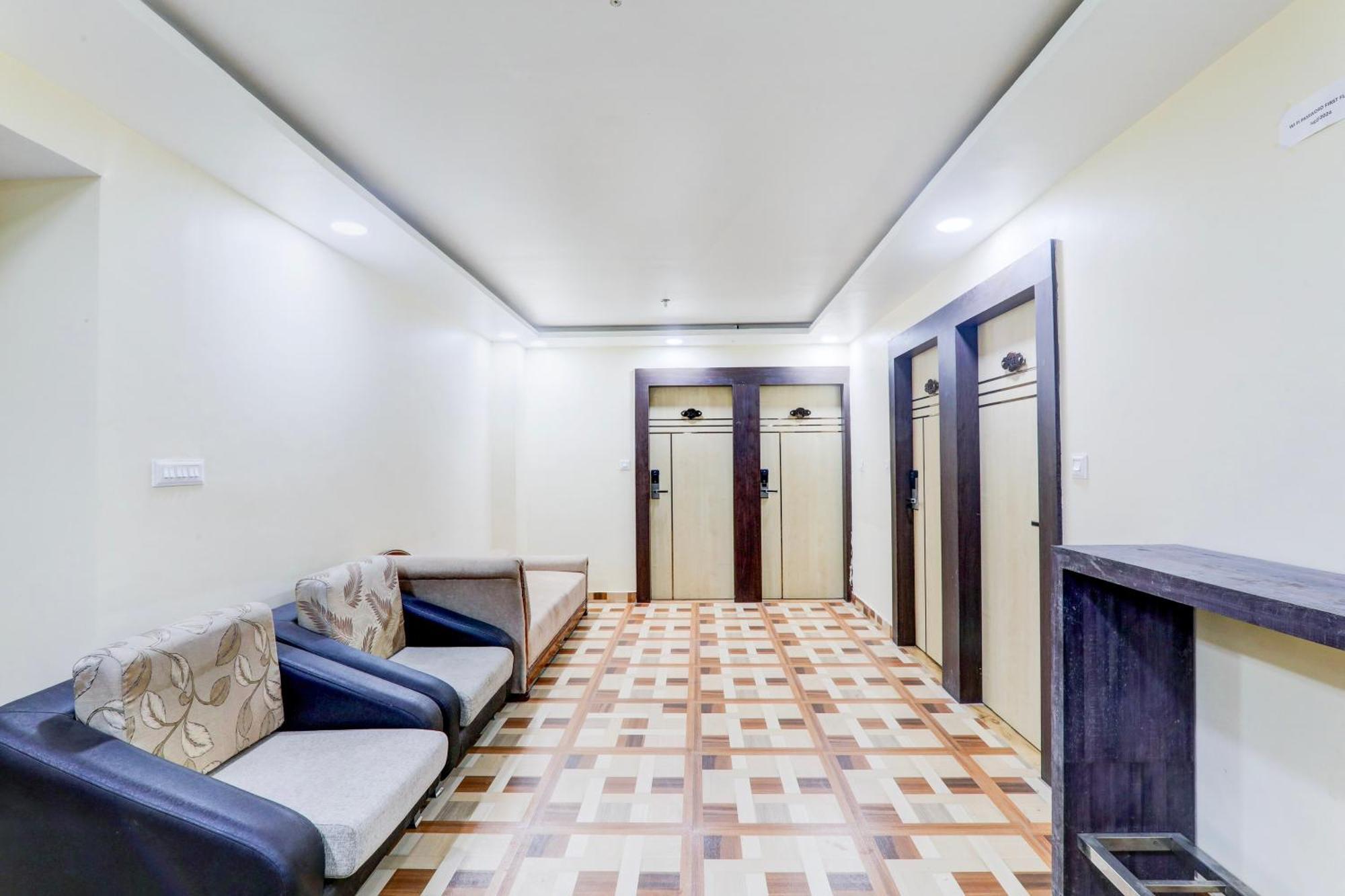 Townhouse Sakura Hotel 3*