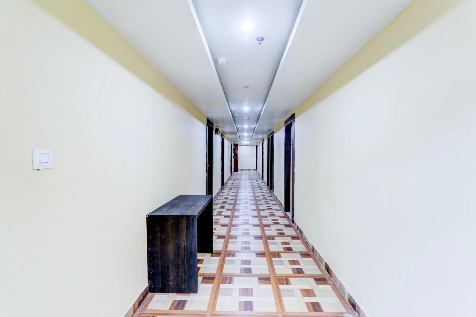 Hotel Townhouse Sakura Lucknow