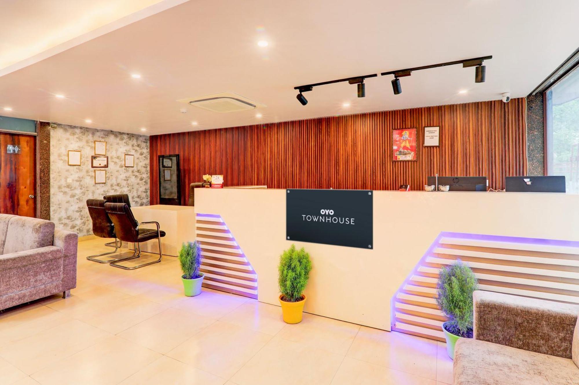 Hotel Townhouse Sakura Lucknow