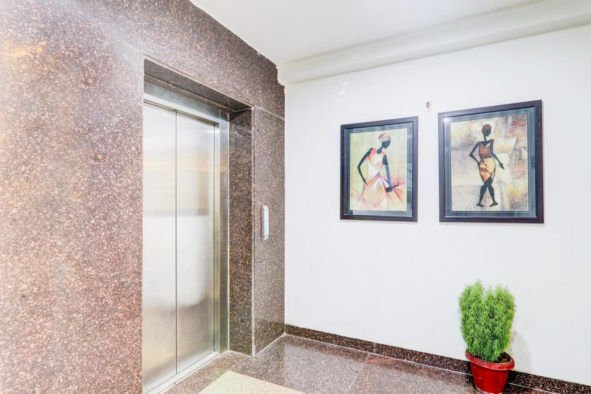 Townhouse Sakura Lucknow