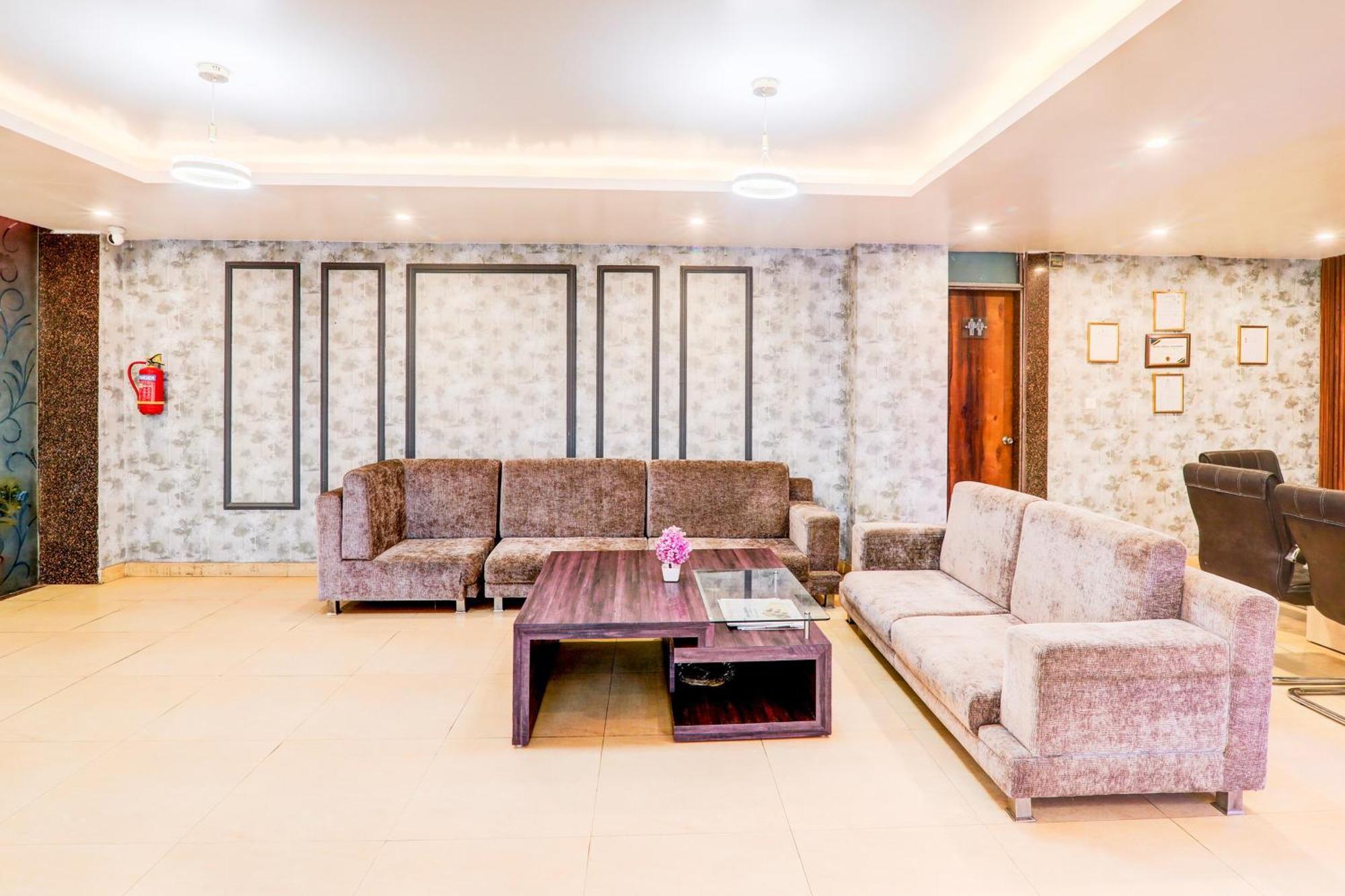 Townhouse Sakura Lucknow