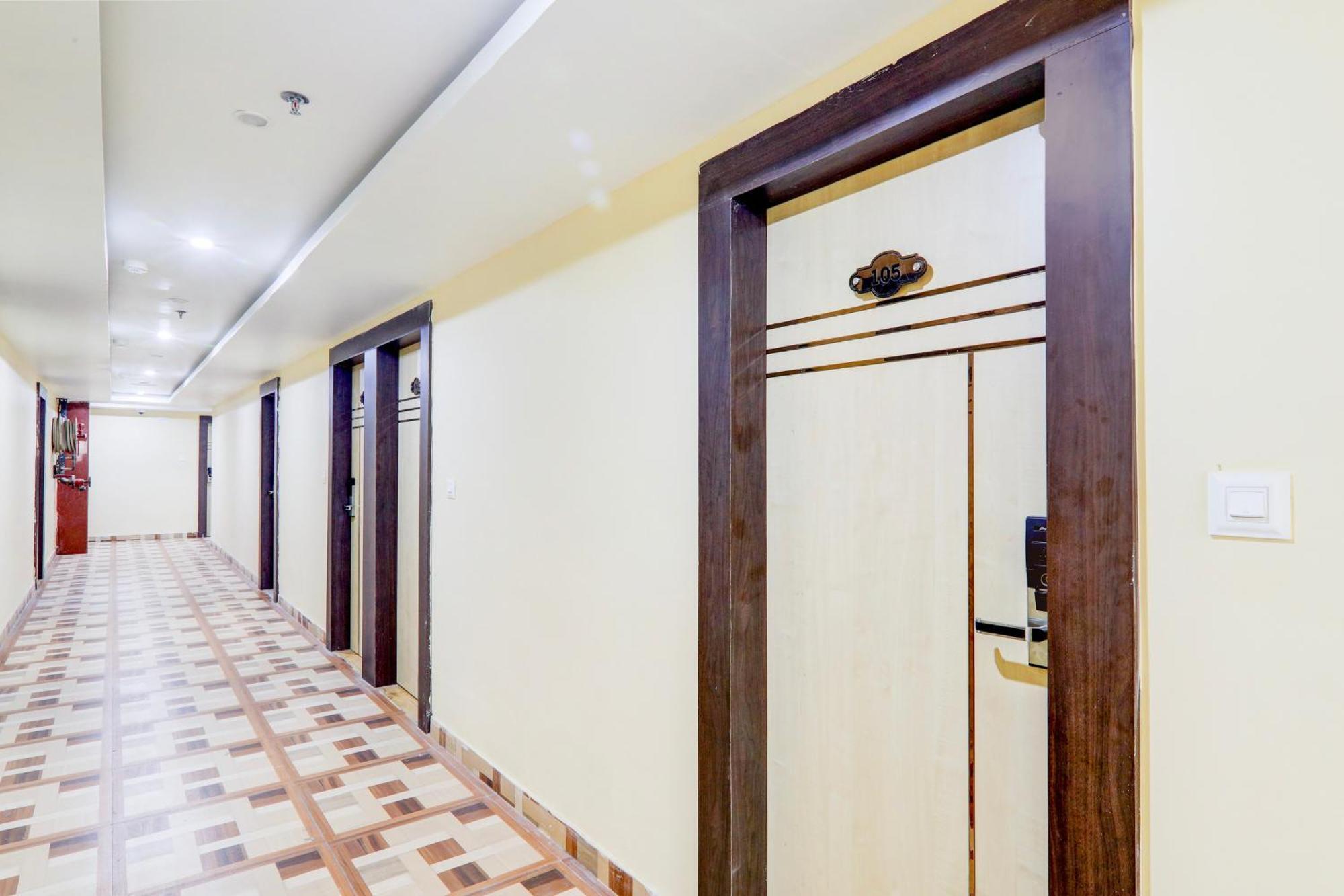 Townhouse Sakura Hotel 3*